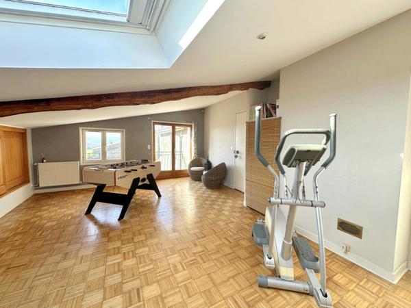 Maison de ville 320m² 10 pièces avec garage et jardin à Beauregard L'évêque