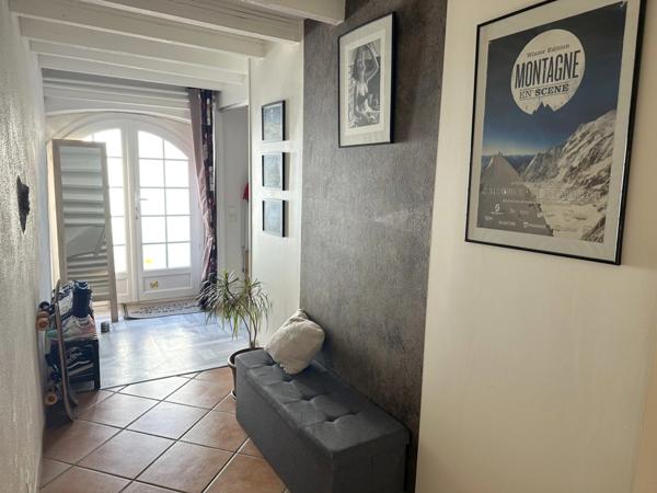 Maison de ville 320m² 10 pièces avec garage et jardin à Beauregard L'évêque