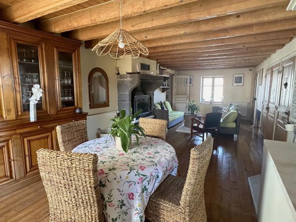 Maison de ville 320m² 10 pièces avec garage et jardin à Beauregard L'évêque