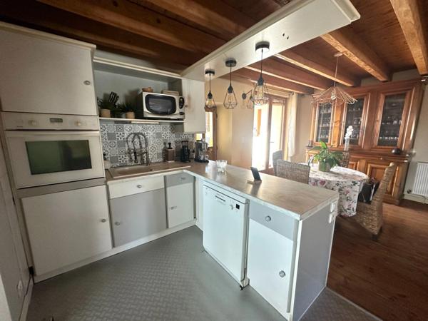 Maison de ville 320m² 10 pièces avec garage et jardin à Beauregard L'évêque