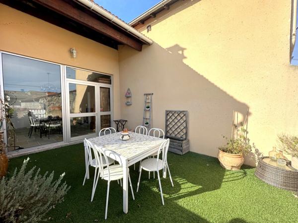 Maison de ville 320m² 10 pièces avec garage et jardin à Beauregard L'évêque