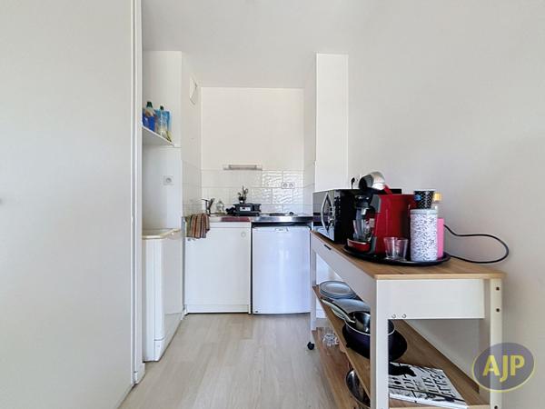 Appartement à louer La Roche Sur Yon : 1 pièces, 34m² avec 0 chambre(s) à 550€ - AJP Immobilier La Roche-sur-Yon