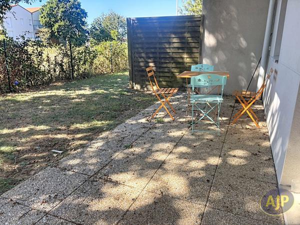 Appartement à louer La Roche Sur Yon : 1 pièces, 34m² avec 0 chambre(s) à 550€ - AJP Immobilier La Roche-sur-Yon