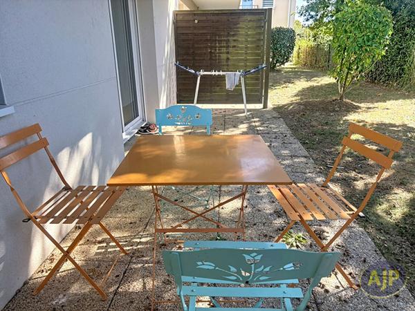 Appartement à louer La Roche Sur Yon : 1 pièces, 34m² avec 0 chambre(s) à 550€ - AJP Immobilier La Roche-sur-Yon