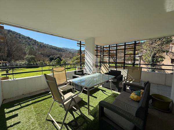 A VENDRE 13112  LA DESTROUSSE APPARTEMENT TYPE 4 DE 79M² DEUX TERRASSES DEUX PARKING