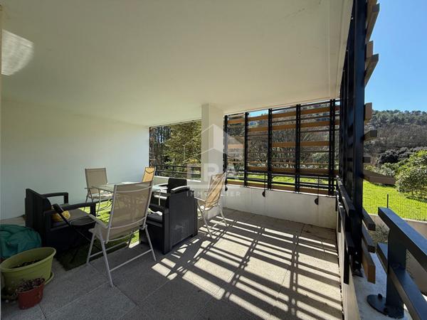 A VENDRE 13112  LA DESTROUSSE APPARTEMENT TYPE 4 DE 79M² DEUX TERRASSES DEUX PARKING