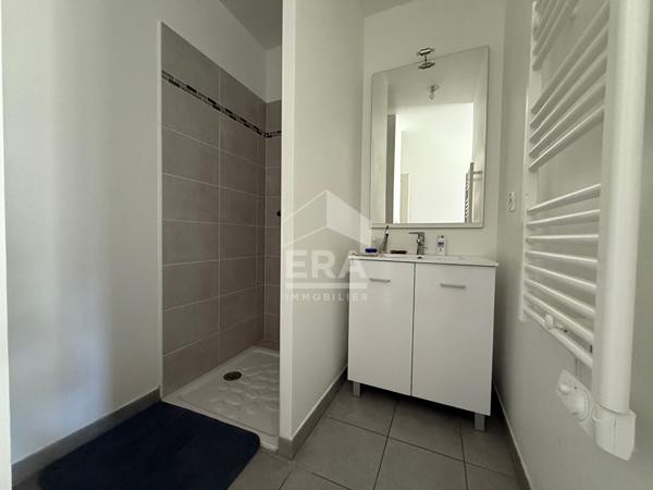 A VENDRE 13112  LA DESTROUSSE APPARTEMENT TYPE 4 DE 79M² DEUX TERRASSES DEUX PARKING