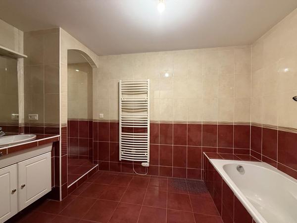 MDV 3 ou 4 chambres avec garage