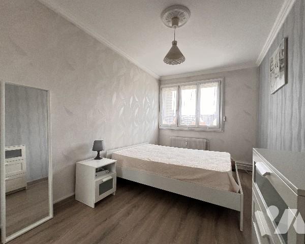 VILLEURBANNE - T3 avec balcon garage et cave dans une résidence calme au fond d'une impasse.