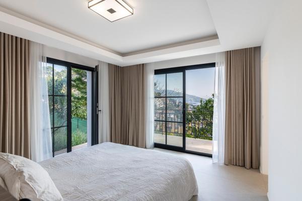 Vente Villa de luxe Roquebrune-Cap-Martin 5 Pièces 238.49 m²