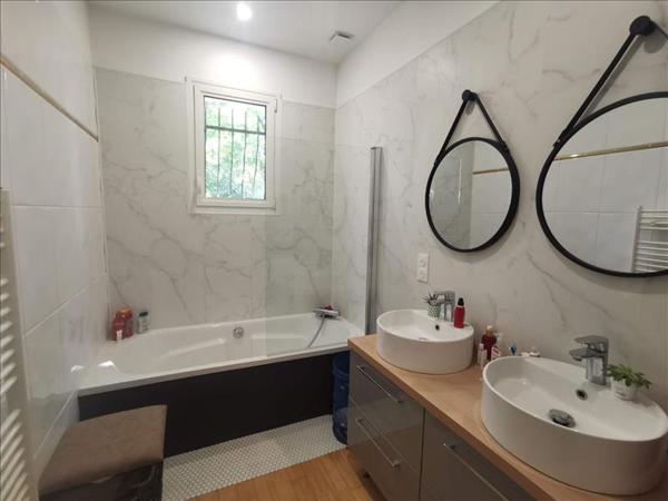 Maison à vendre |  Dompierre-sur-Mer |  8 pièces | 184 m²