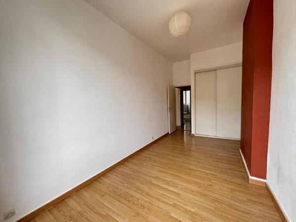 Appartement 2 pièces de 68 m² à St etienne