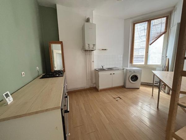 Appartement 2 pièces de 68 m² à St etienne