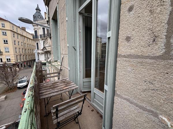 Appartement 2 pièces de 68 m² à St etienne