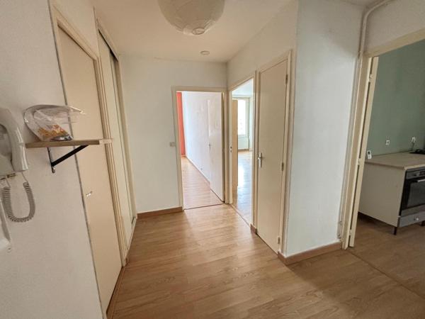 Appartement 2 pièces de 68 m² à St etienne