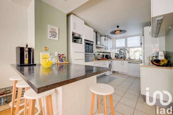 Appartement à vendre 5 pièces 121 m² Suresnes