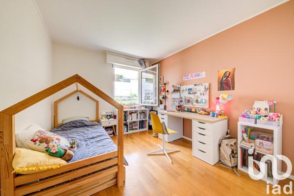 Appartement à vendre 5 pièces 121 m² Suresnes