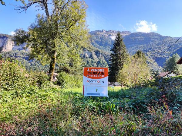 Saint Joseph de Rivière, belle parcelle à bâtir d'environ 600 m2 face à la Grande Sure