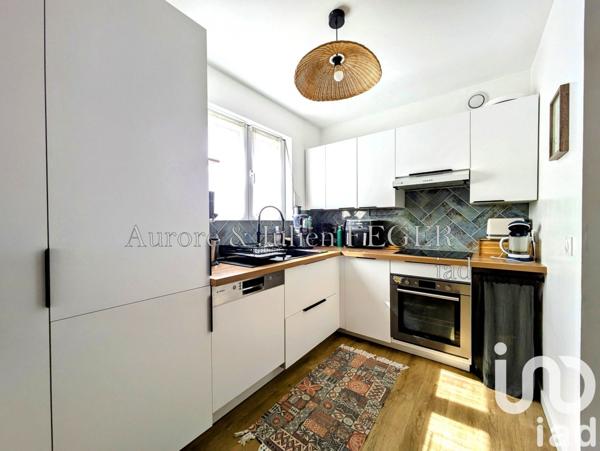 House for sale 4 rooms 90 m² Trouillas