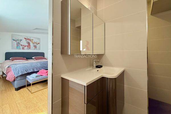 La Rochelle (17000) Marché central - Maison unique au design ultra contemporain avec extérieur