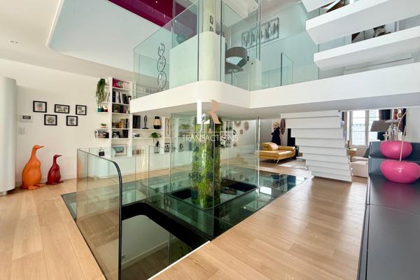 La Rochelle (17000) Marché central - Maison unique au design ultra contemporain avec extérieur