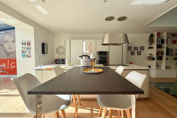 La Rochelle (17000) Marché central - Maison unique au design ultra contemporain avec extérieur