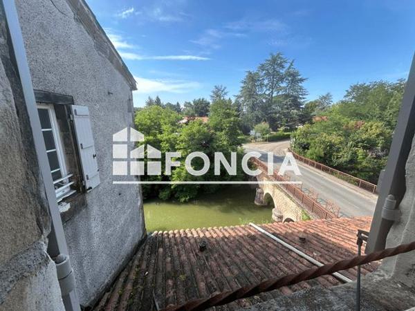 Location Appartement 2 pièces 38 m² - 7 PLACE SAINT JEAN Casseneuil 47440