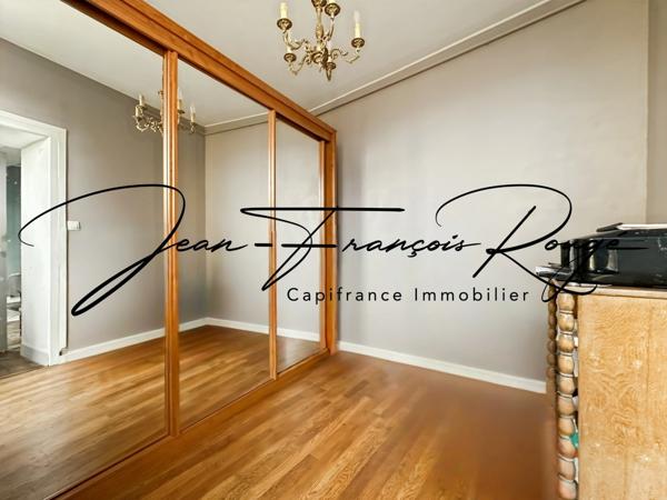 Rare à la vente, à la limite entre Agneaux et Saint-Lô, charmante maison en pierres de 164 m² datant du 19ème !!!
