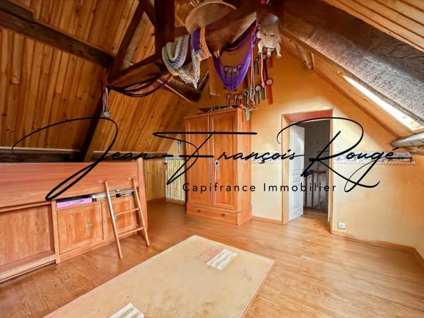 Rare à la vente, à la limite entre Agneaux et Saint-Lô, charmante maison en pierres de 164 m² datant du 19ème !!!