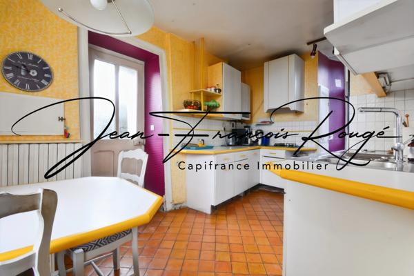 Rare à la vente, à la limite entre Agneaux et Saint-Lô, charmante maison en pierres de 164 m² datant du 19ème !!!