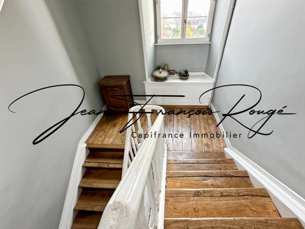 Rare à la vente, à la limite entre Agneaux et Saint-Lô, charmante maison en pierres de 164 m² datant du 19ème !!!