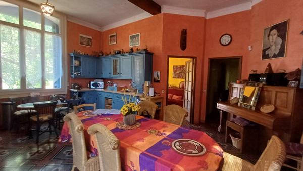 Maison Sete 4 pièce(s) 140 m2