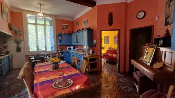 Maison Sete 4 pièce(s) 140 m2