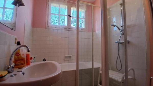 Pavillon sur sous sol  4 chambres