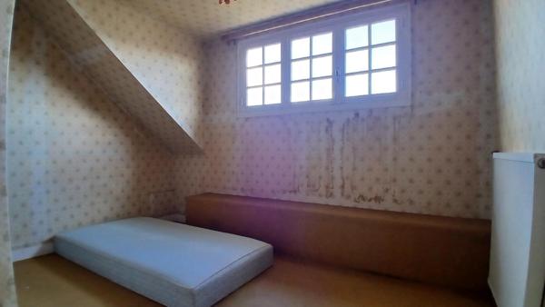 Pavillon sur sous sol  4 chambres