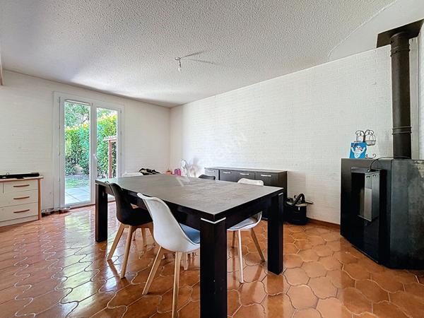 LIVRON - MAISON DE 111 M² AVEC 4 CHAMBRES SUR 219 M² DE TERRAIN