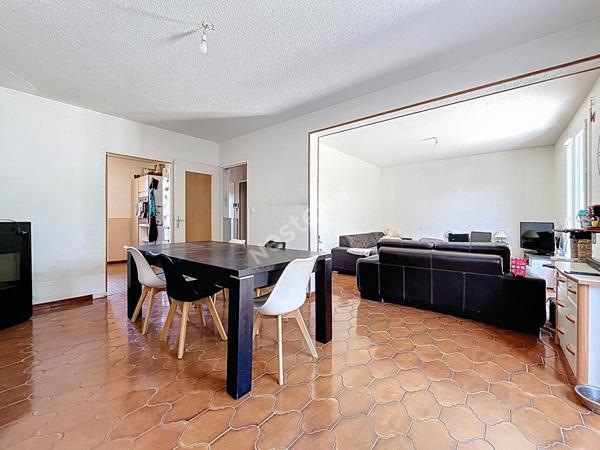 LIVRON - MAISON DE 111 M² AVEC 4 CHAMBRES SUR 219 M² DE TERRAIN