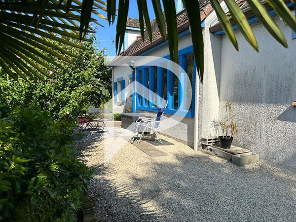 CHATELLERAULT - 5 MIN DU CENTRE VILLE - MAISON FAMILIALE - 5/6 CHAMBRES - UN T2 A LOUER