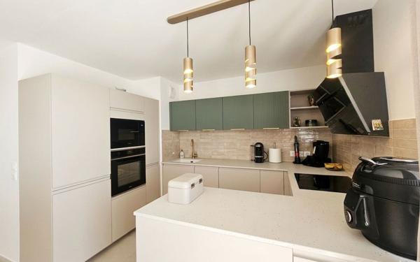 Appartement à vendre    4 pièces • 92,90 m2 Sète