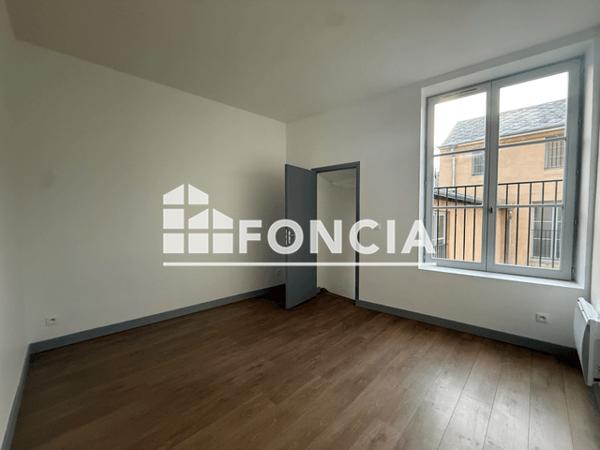 Location Appartement 4 pièces 88.37 m² - 18-20-22 PLACE DE LA HALLE Sedan 08200