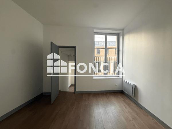 Location Appartement 4 pièces 88.37 m² - 18-20-22 PLACE DE LA HALLE Sedan 08200