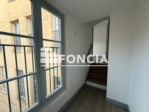 Location Appartement 4 pièces 88.37 m² - 18-20-22 PLACE DE LA HALLE Sedan 08200
