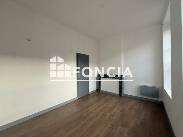 Location Appartement 4 pièces 88.37 m² - 18-20-22 PLACE DE LA HALLE Sedan 08200