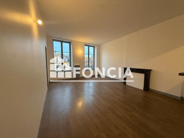 Location Appartement 4 pièces 88.37 m² - 18-20-22 PLACE DE LA HALLE Sedan 08200