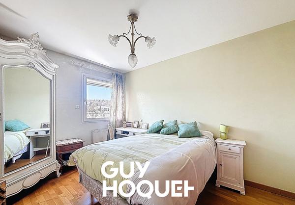 Villa d'Architecte 4 Chambres + Investissement locatif et terrain de 2238 m² environ - 71000 SANCE