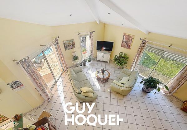 Villa d'Architecte 4 Chambres + Investissement locatif et terrain de 2238 m² environ - 71000 SANCE