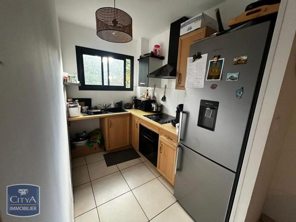 Appartement à louer 3 pièces 42.2m² La Possession (97419)