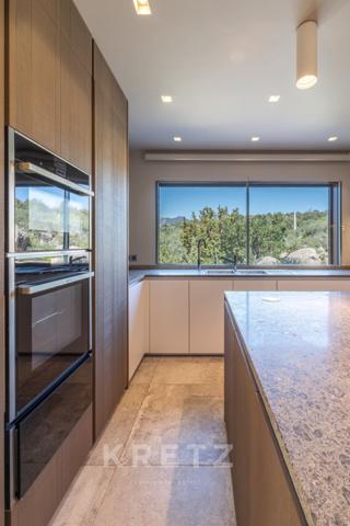 Magnifique maison de maître sur 25 000 m2 de terrain située à Porto Vecchio