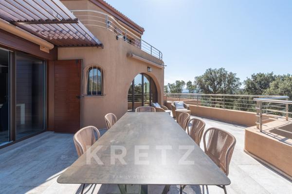 Magnifique maison de maître sur 25 000 m2 de terrain située à Porto Vecchio