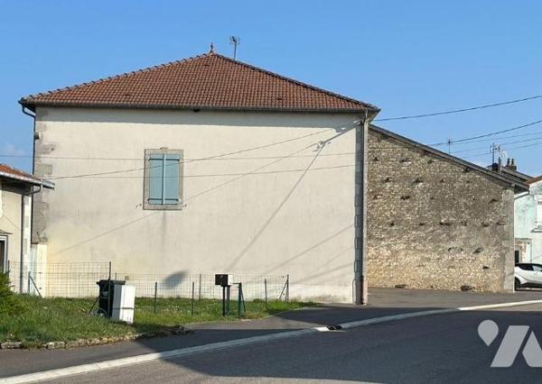 THIERVILLE SUR MEUSE - Maison de maître à rénover avec terrain à bâtir et dépendances